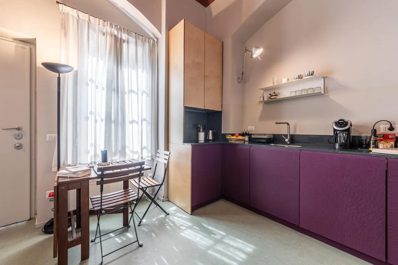 Xenia Apartments - Accogliente Pied-A-Terre Sui Navigli Μιλάνο