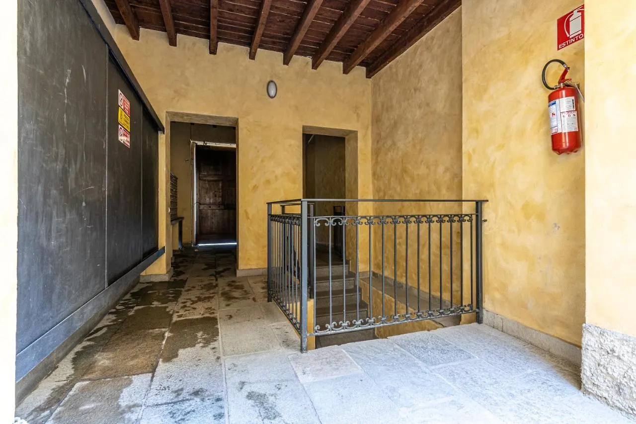 Xenia Apartments - Accogliente Pied-A-Terre Sui Navigli Μιλάνο