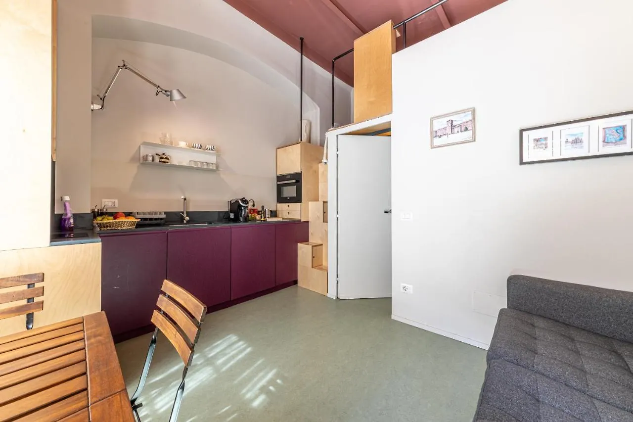 Xenia Apartments - Accogliente Pied-A-Terre Sui Navigli Μιλάνο