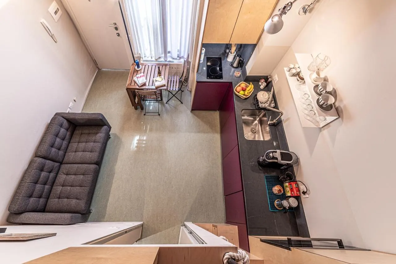 Xenia Apartments - Accogliente Pied-A-Terre Sui Navigli Milan 0*,  Italy