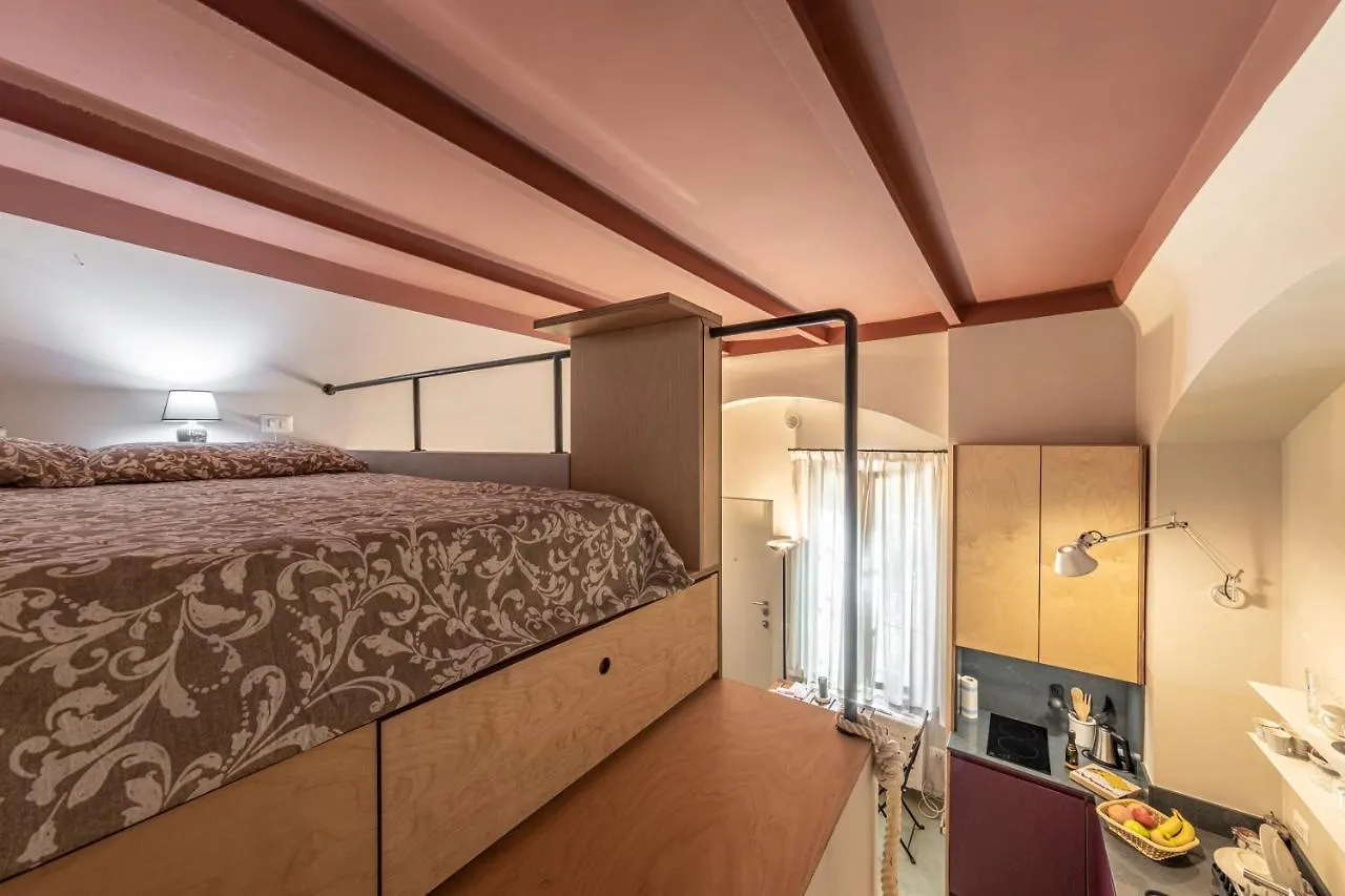 Xenia Apartments - Accogliente Pied-A-Terre Sui Navigli Milan